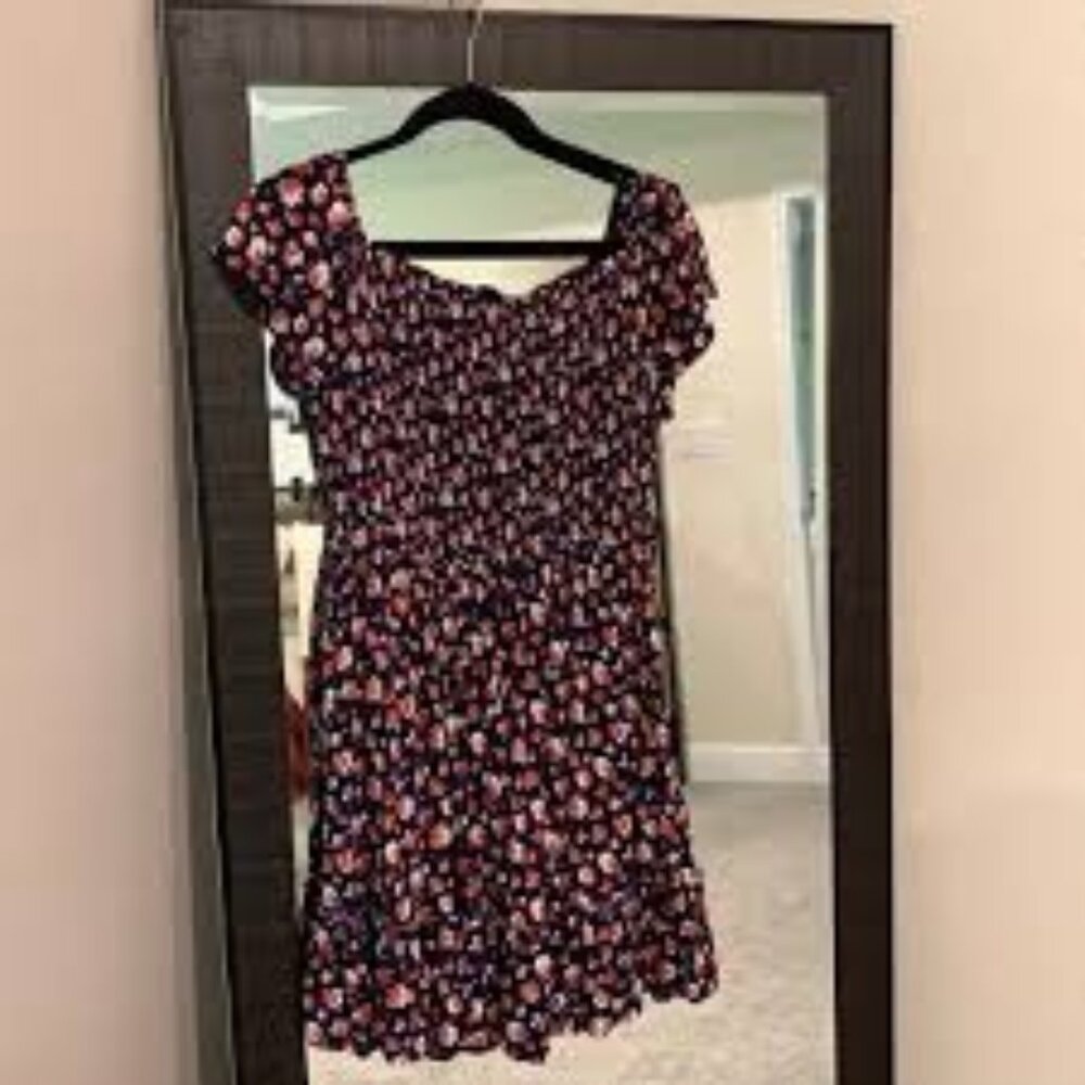 Xhilaration Brand (Target). Size large with pockets.